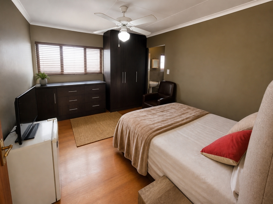 6 Bedroom Property for Sale in Heuwelsig Free State